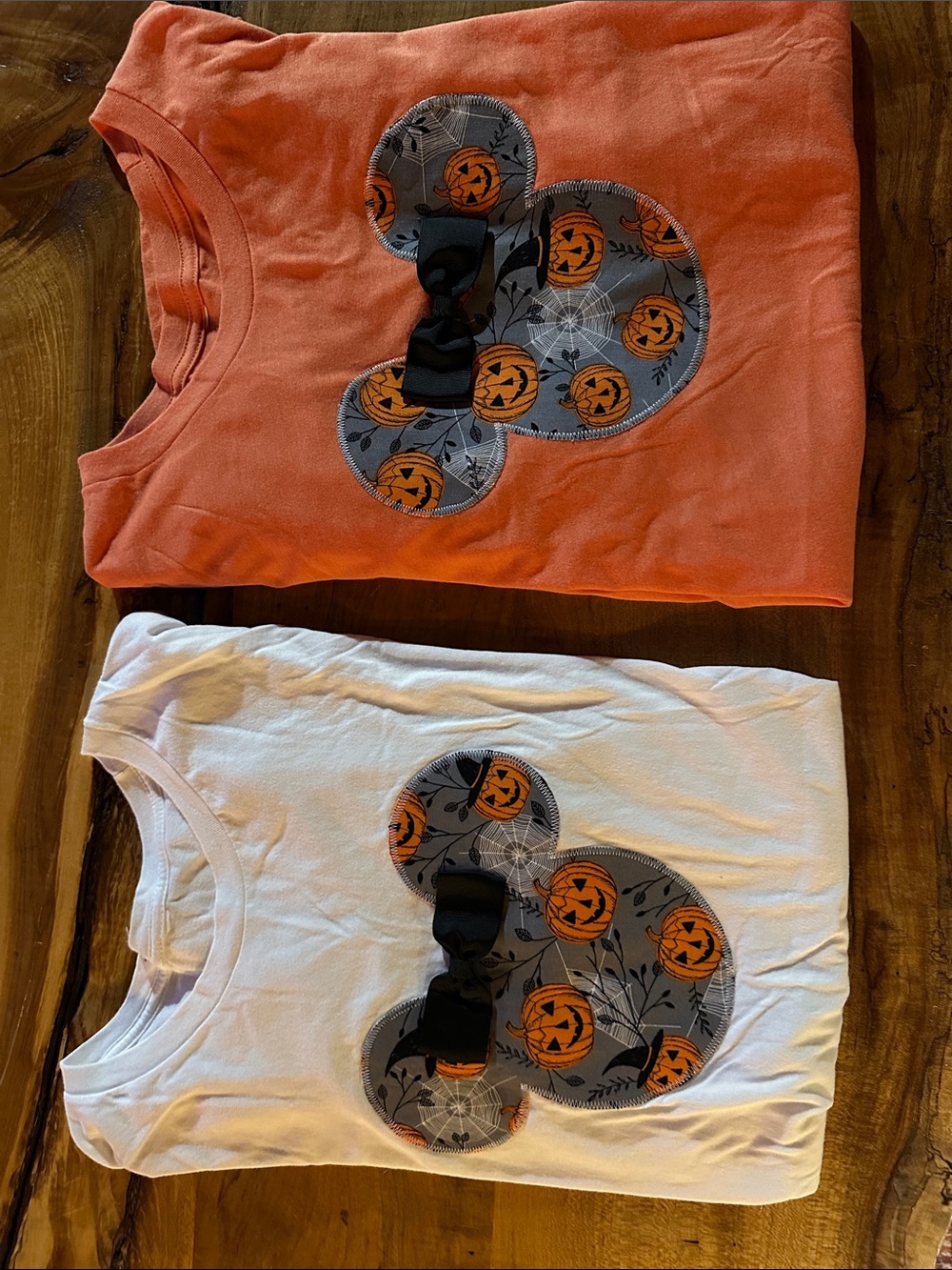 DISNEY HALLOWEEN  T-SHIRTS 
ADORABLE WITH BOWS LIKE NEW